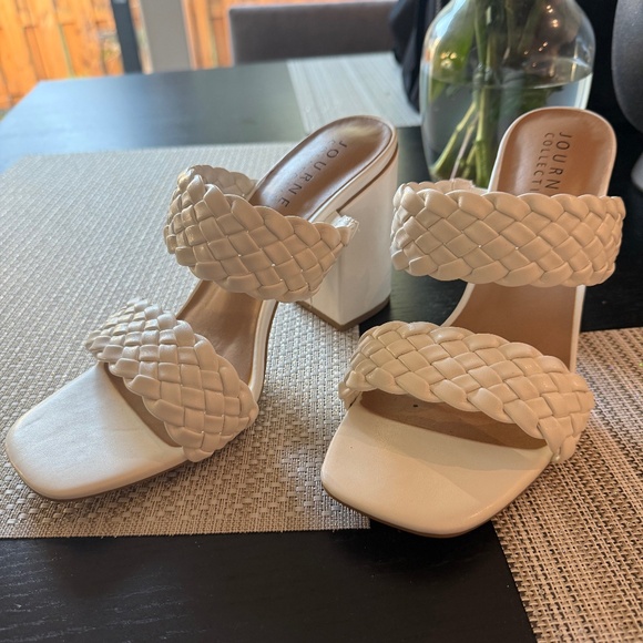 Journee Melissa Sandal block heels - Picture 1 of 4